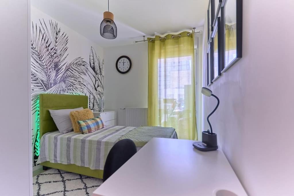 Appartement 4 Pieces - La Rose Des Yvelines - Classe 3 Etoiles تراب المظهر الخارجي الصورة